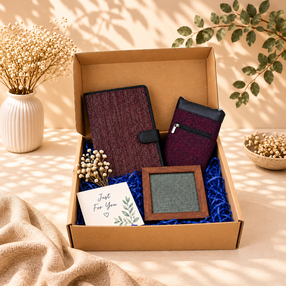 Hand woven set